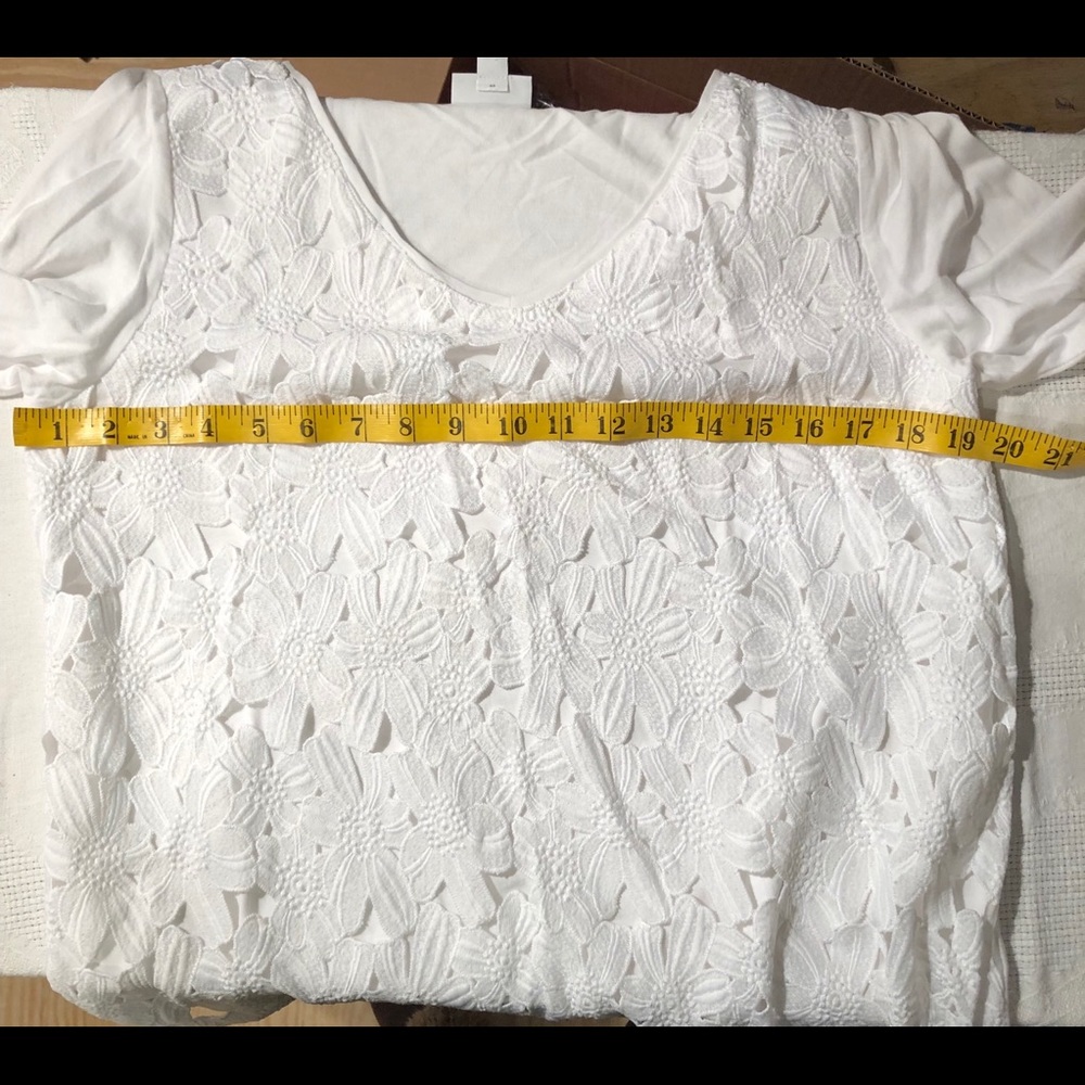 J Jill Top with flower lace detail in white. Size MP - Picture 10 of 16